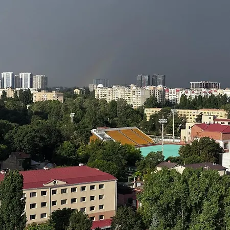 Apartment просторная рядом с парком победы *